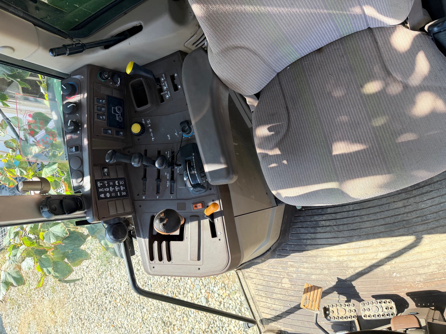 John Deere 6220  for sale